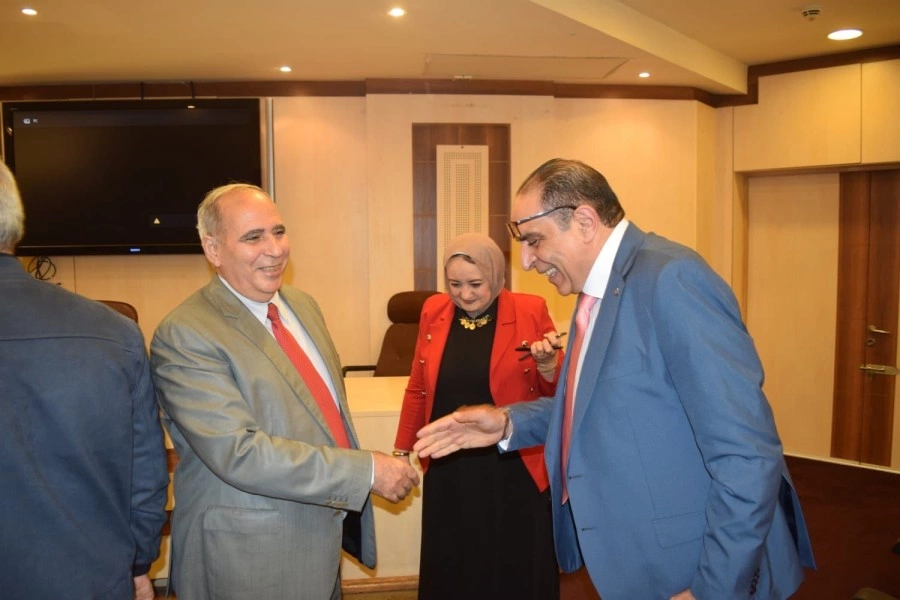 0a6e4ee7 f553 449a a71b faf4d0081ce7